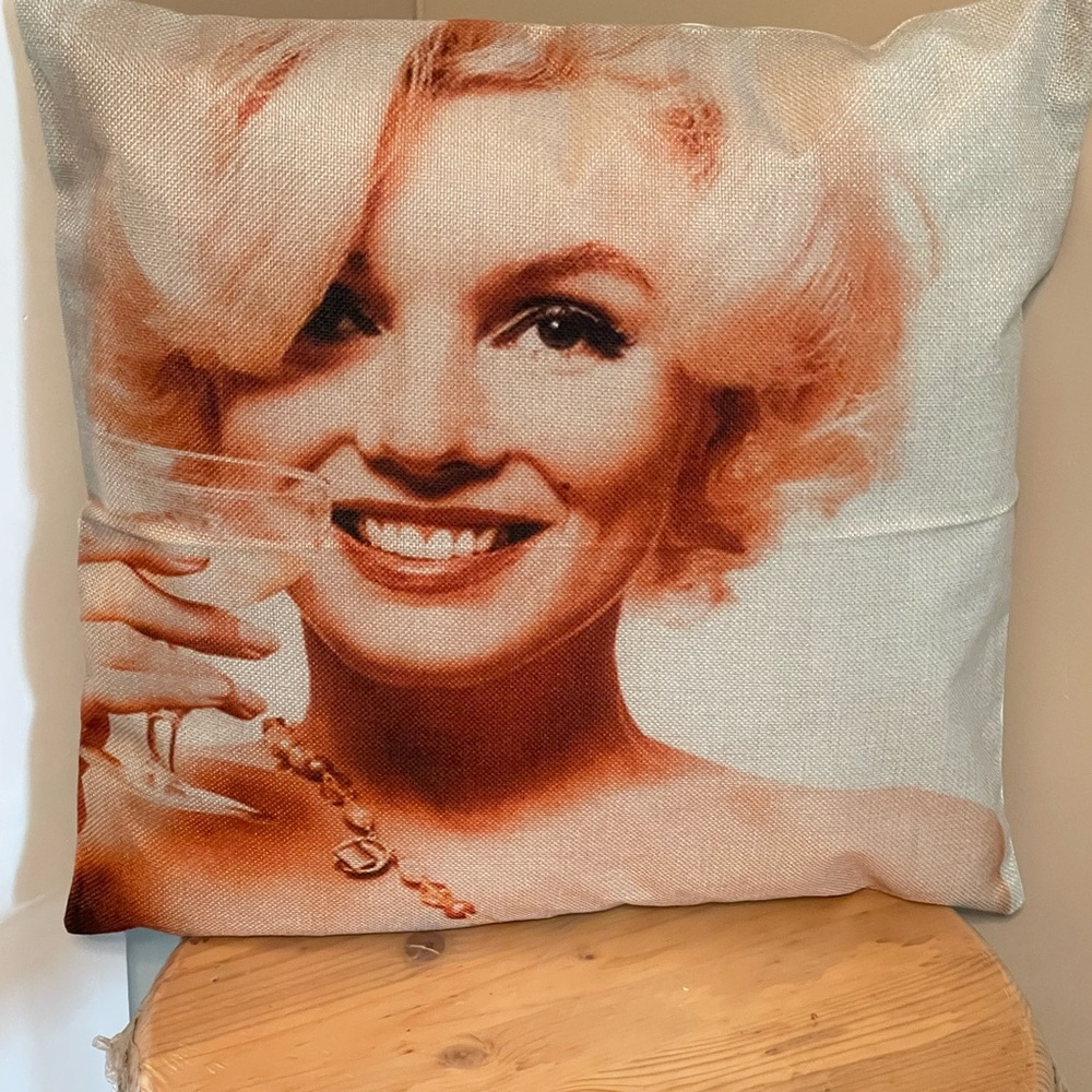 New Handmade Marilyn Monroe Accent Decorative Pillow
